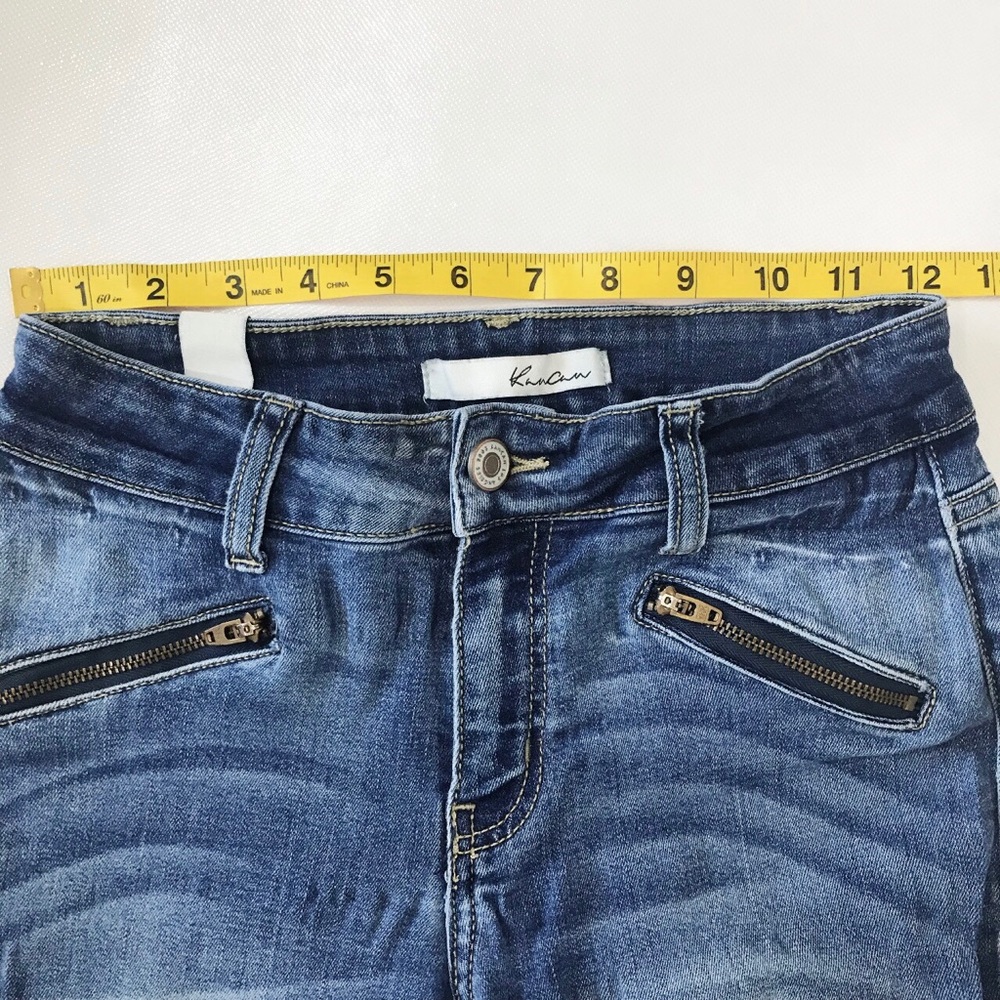 ❌SOLD❌ distressed KanCan skinnies - Picture 5 of 8